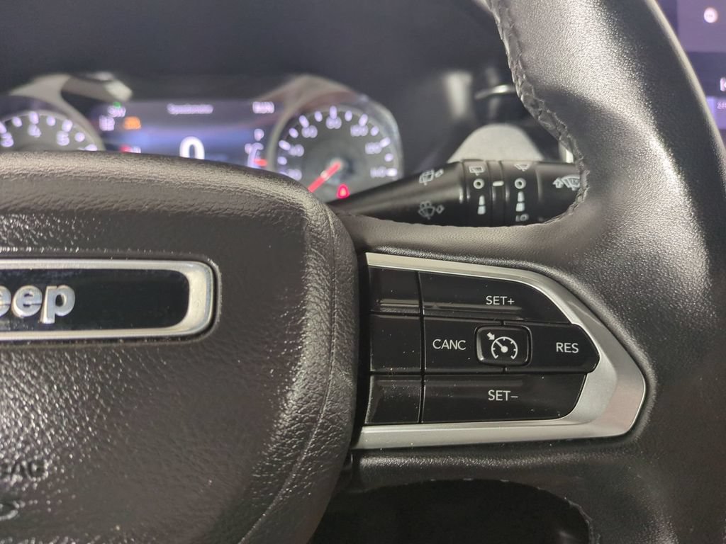 Used 2024 Jeep Compass Latitude AWD/4WD image 31