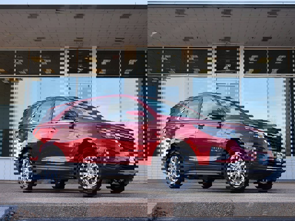 Used 2024 Chevrolet Equinox LT image 1