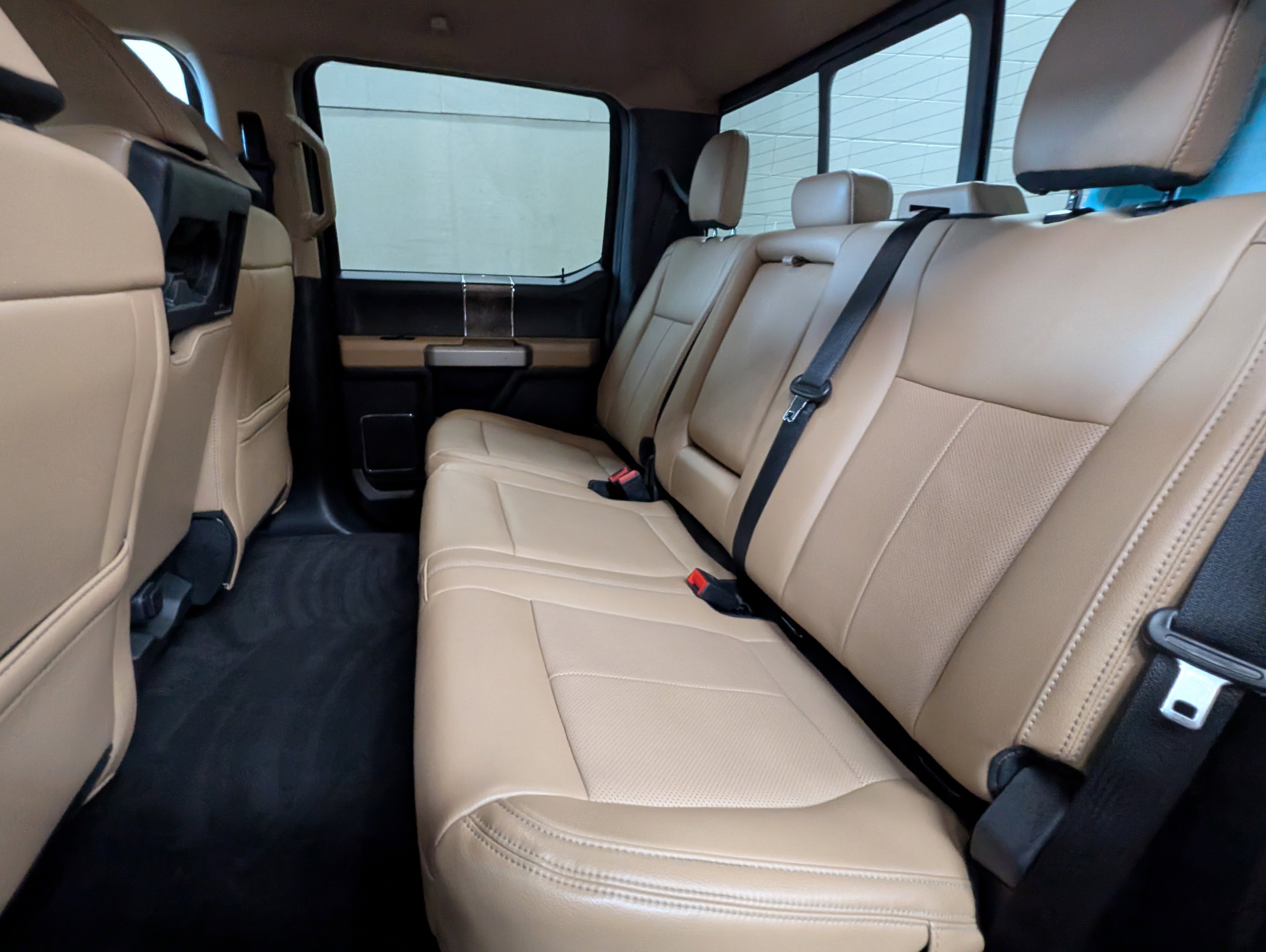 Used 2022 Ford F350 Lariat w/ Chrome Package image 9