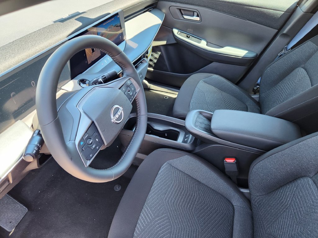 New 2026 Nissan Leaf w/ Floor Mat Package (S+) FWD image 10