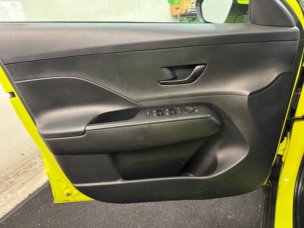 Used 2024 Hyundai Kona SE image 14