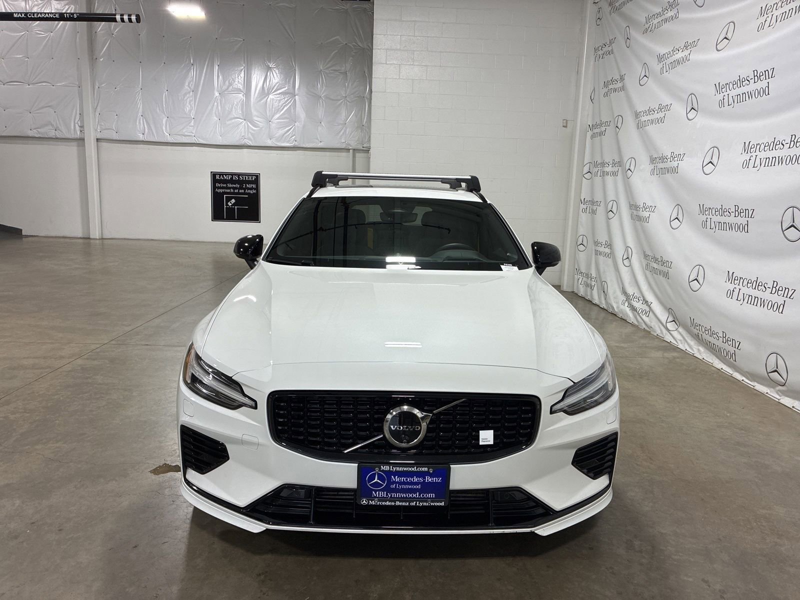 Used 2024 Volvo V60 T8 Polestar image 2