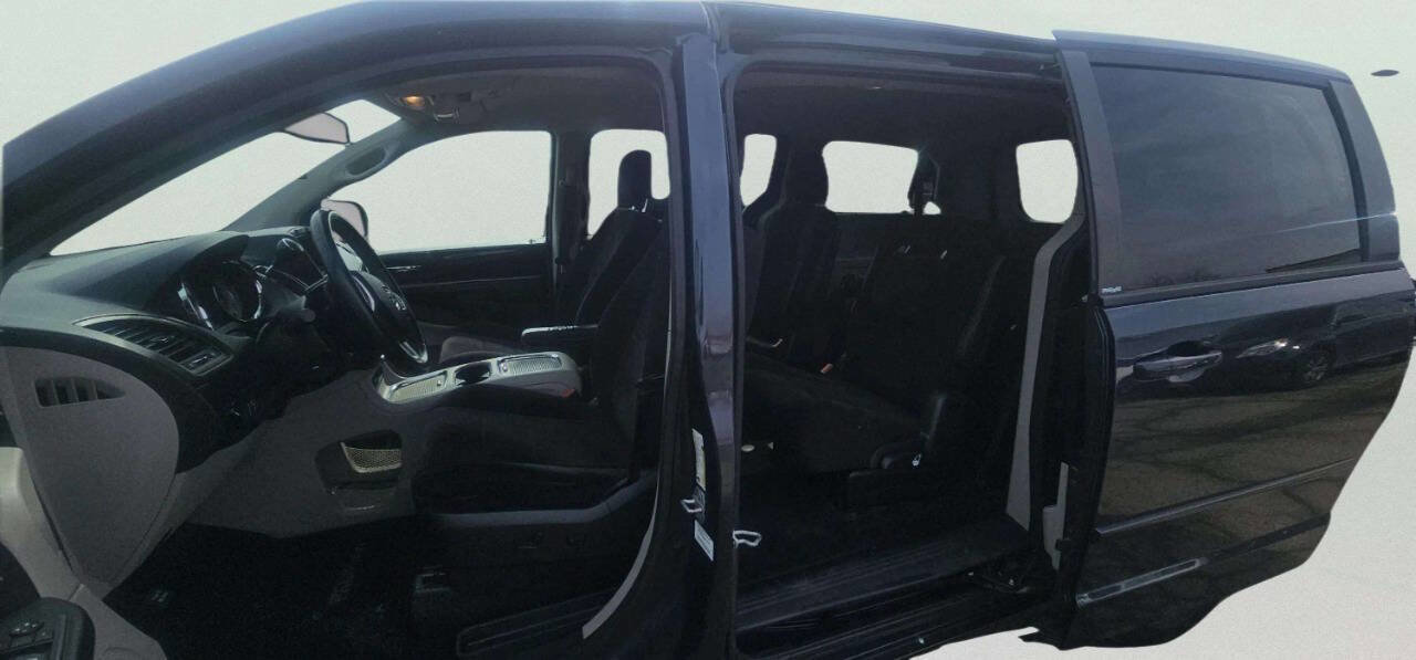 Used 2013 Dodge Grand Caravan SXT w/ UConnect Hands-Free Group image 7