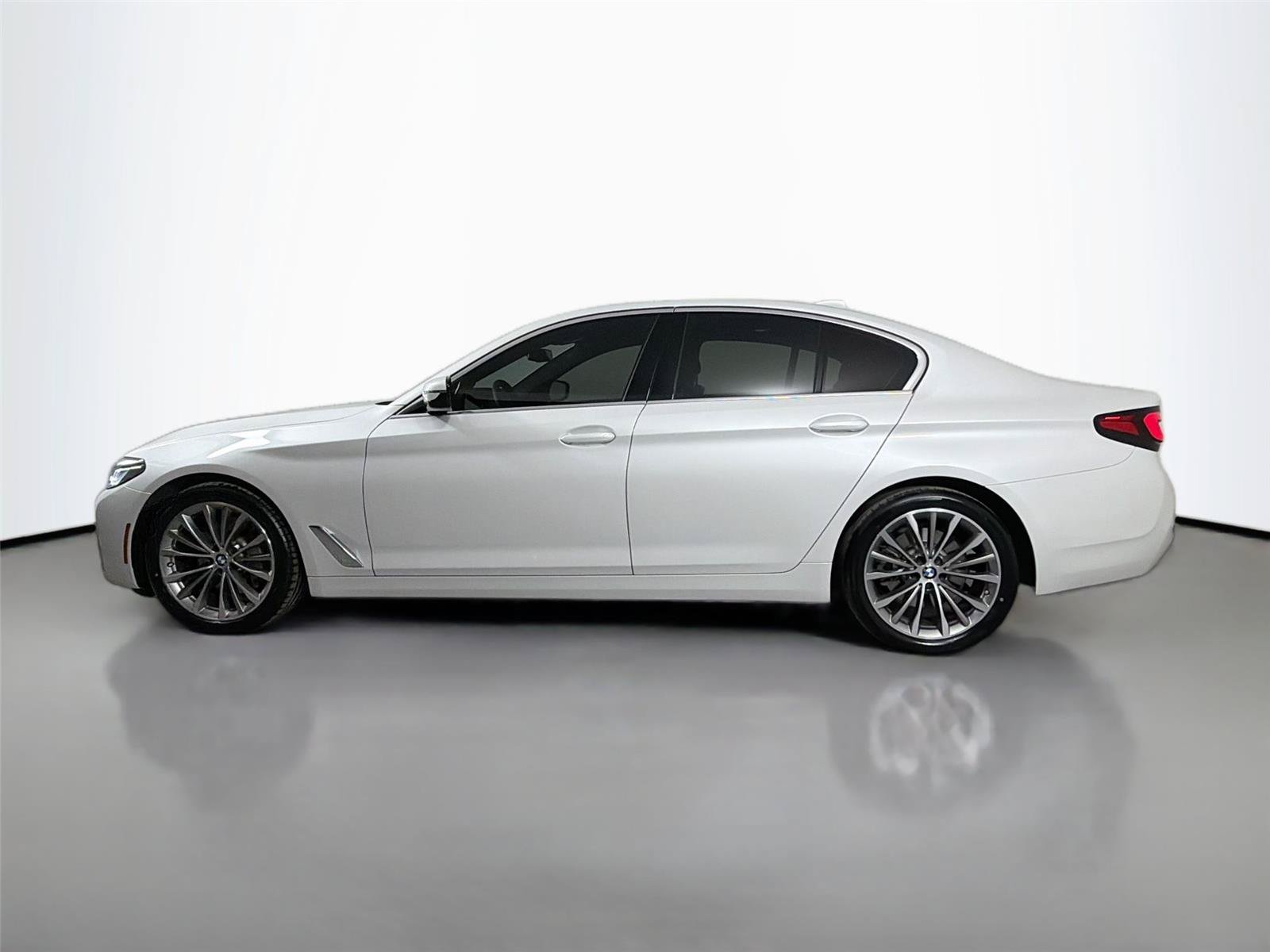 Certified 2023 BMW 530i w/ Premium Package RWD image 9
