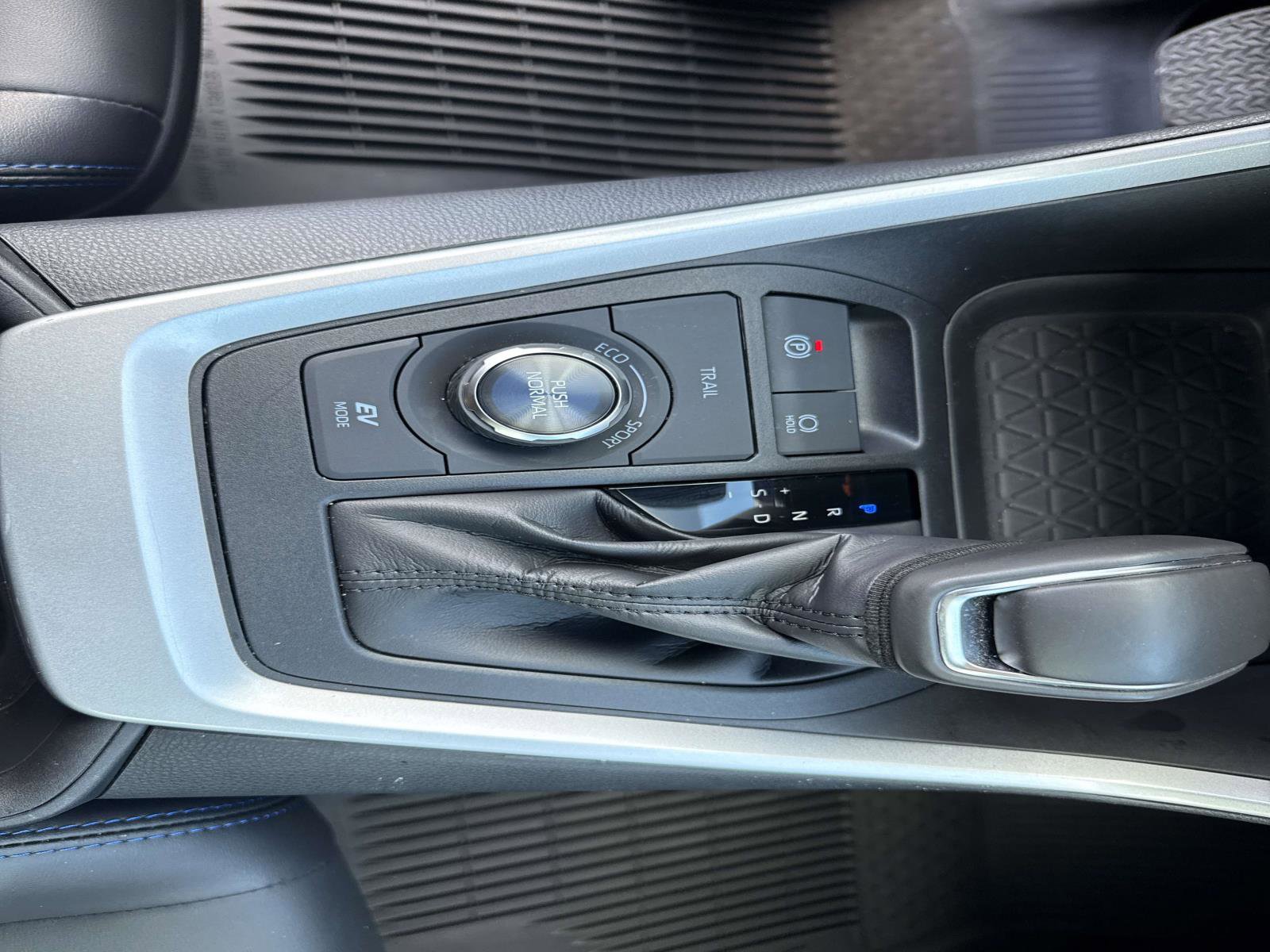 Used 2024 Toyota RAV4 XSE image 27