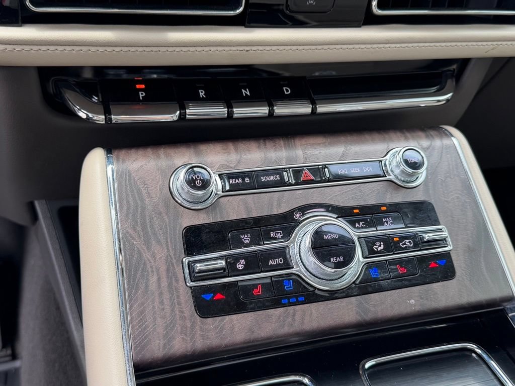 Used 2022 Lincoln Aviator Reserve w/ Equipment Group 201A AWD/4WD image 23