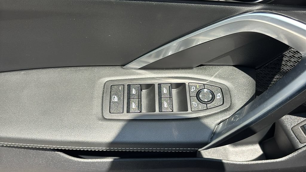 Used 2026 BMW X2 xDrive28i AWD/4WD image 12