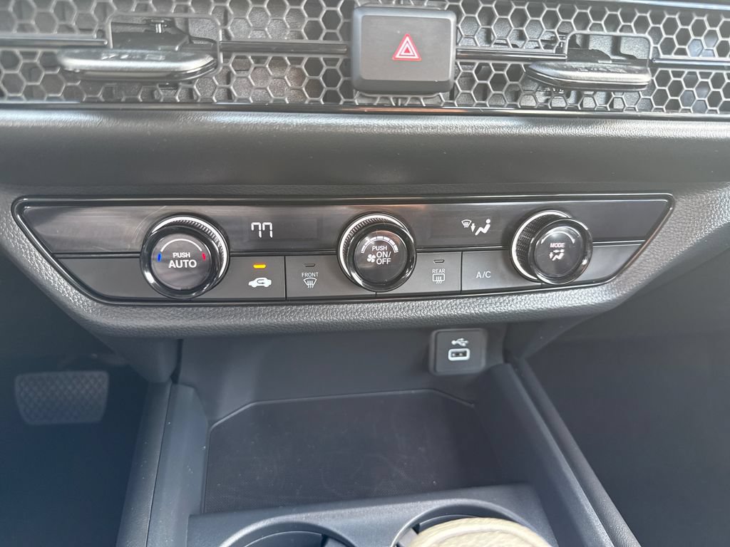 Certified 2025 Honda HR-V LX image 32