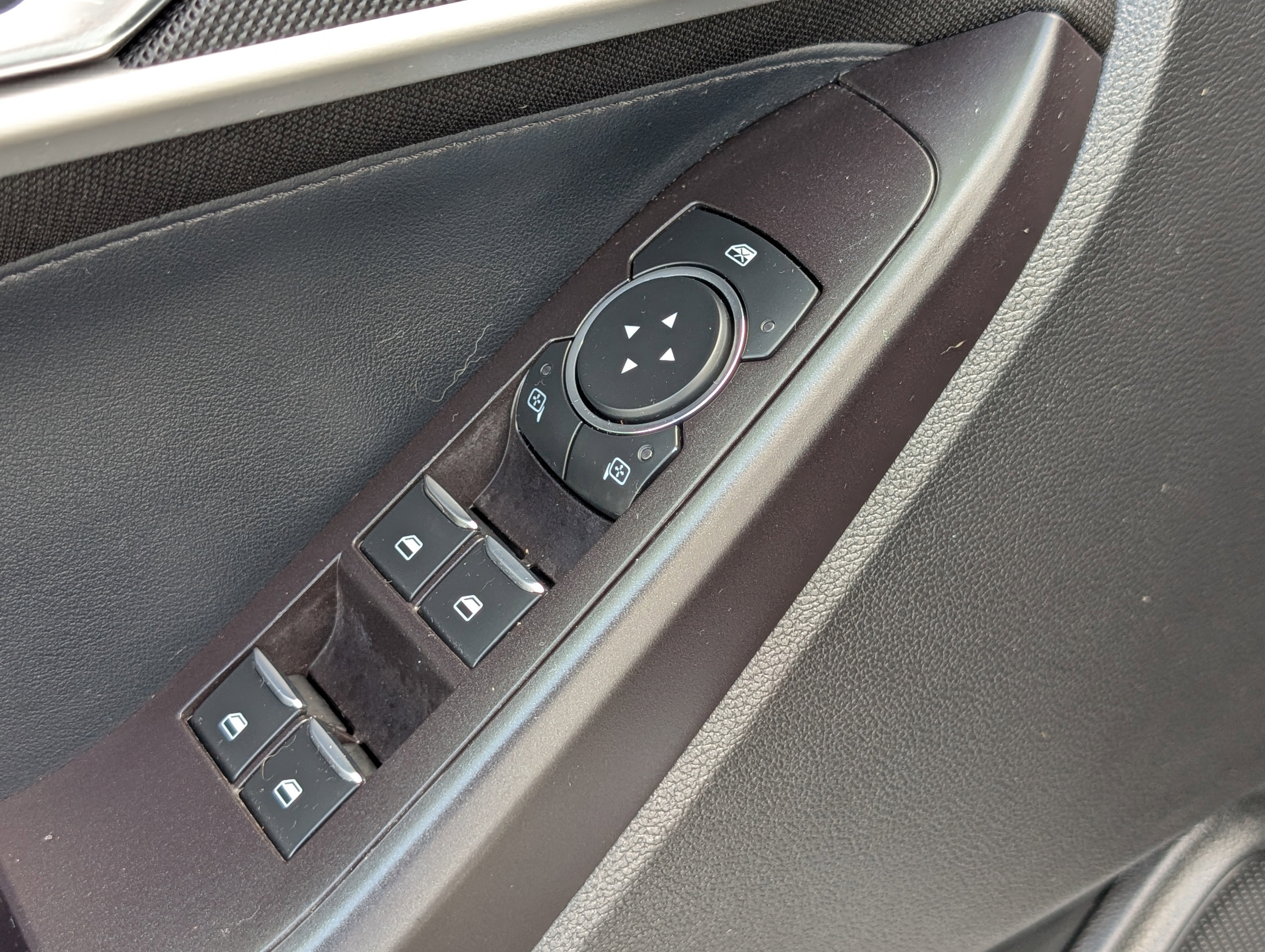 Used 2020 Ford Explorer XLT image 20