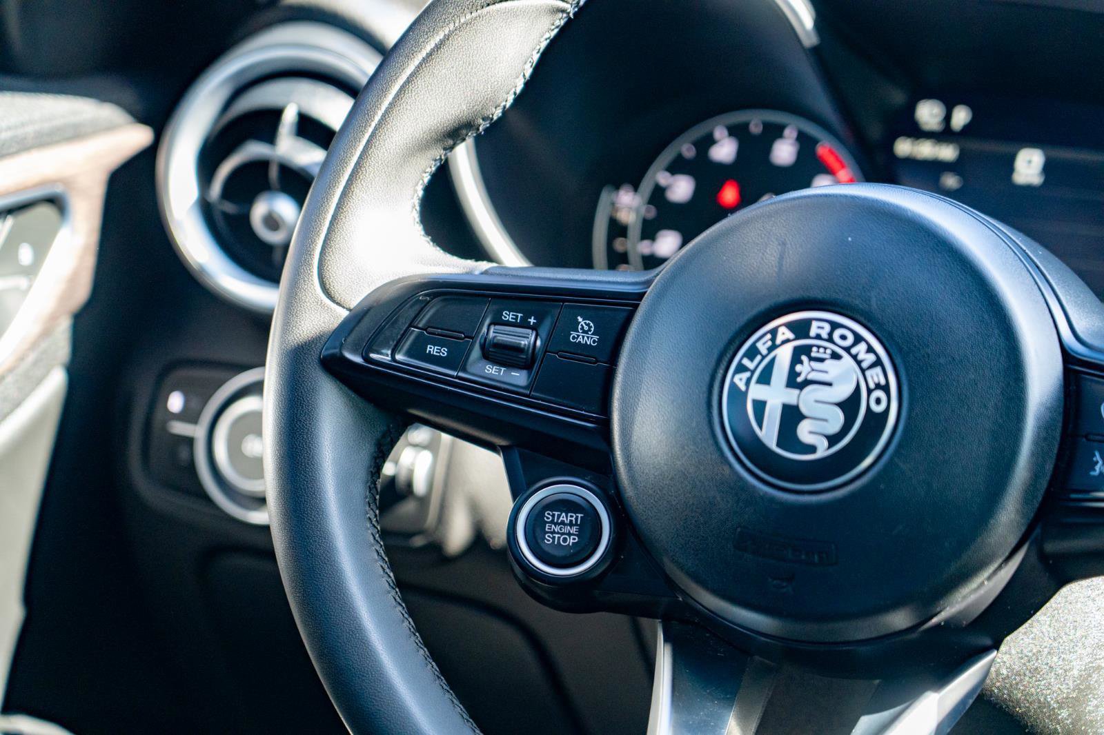 Used 2020 Alfa Romeo Giulia Ti image 22