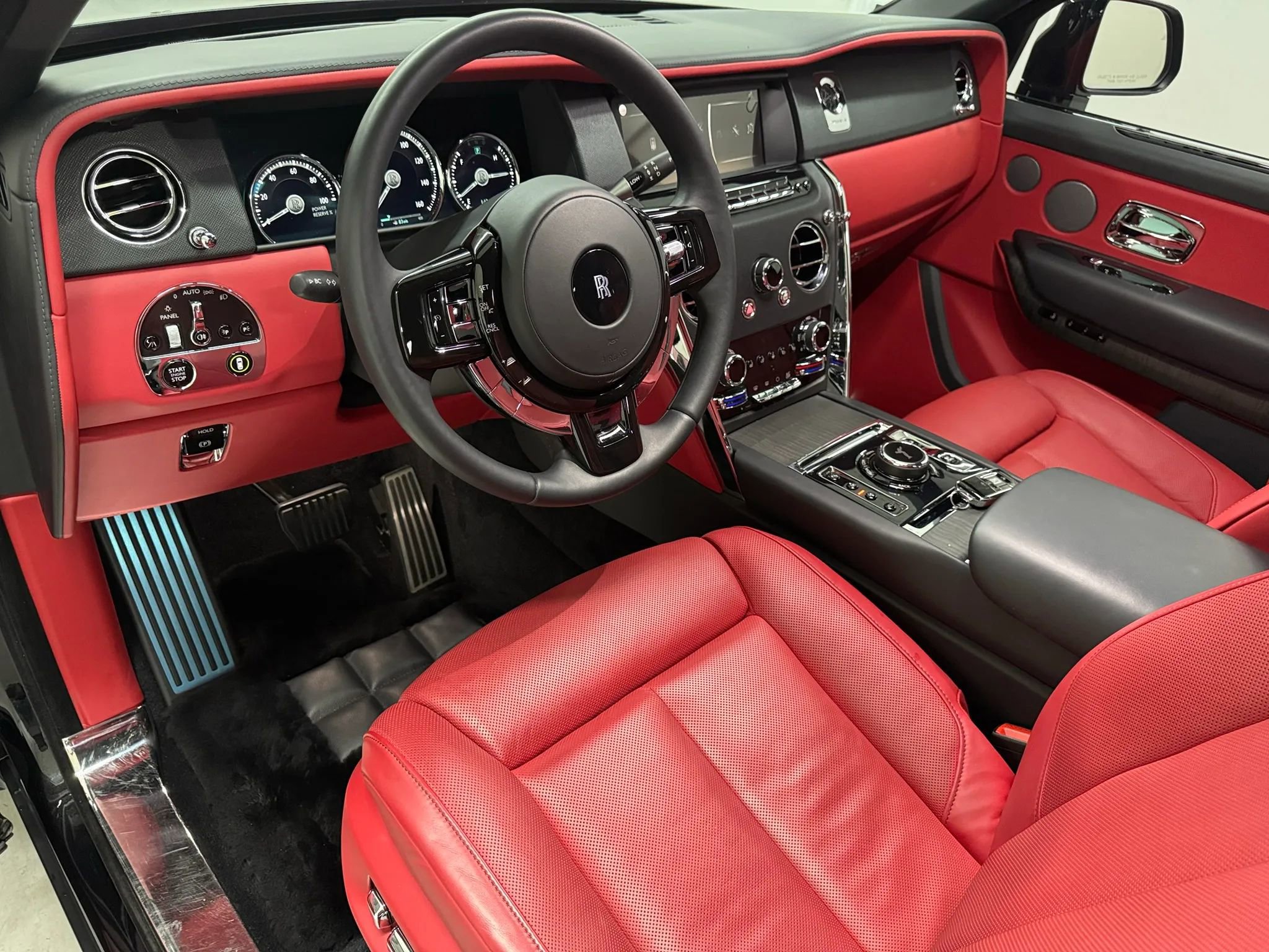 Used 2024 Rolls-Royce Cullinan image 9