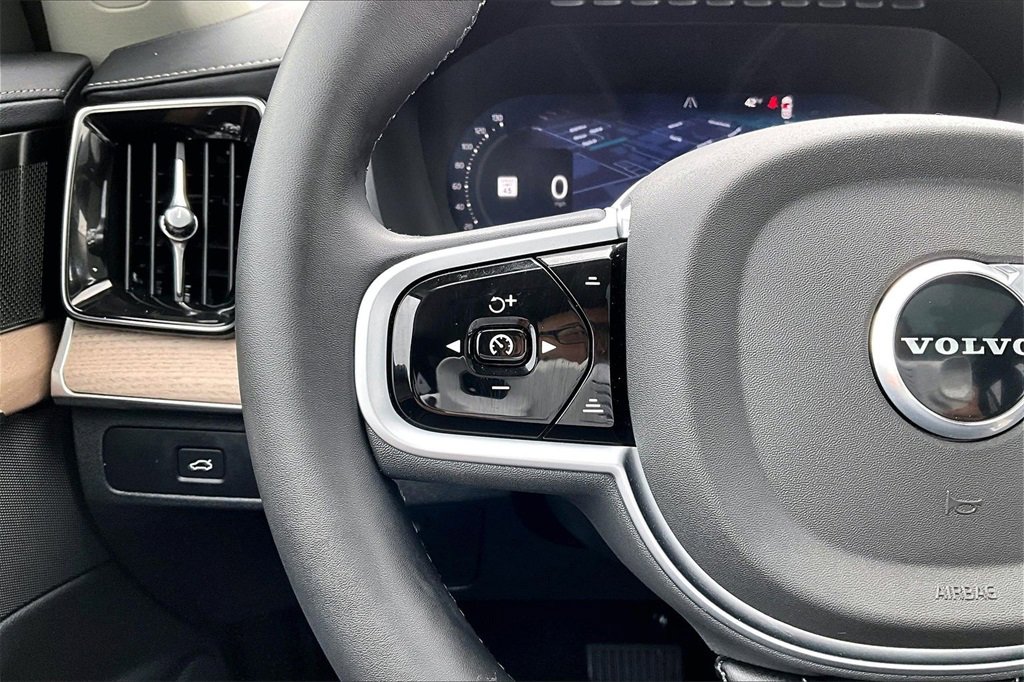 Certified 2026 Volvo XC90 B6 Plus w/ Protection Package Premier image 11