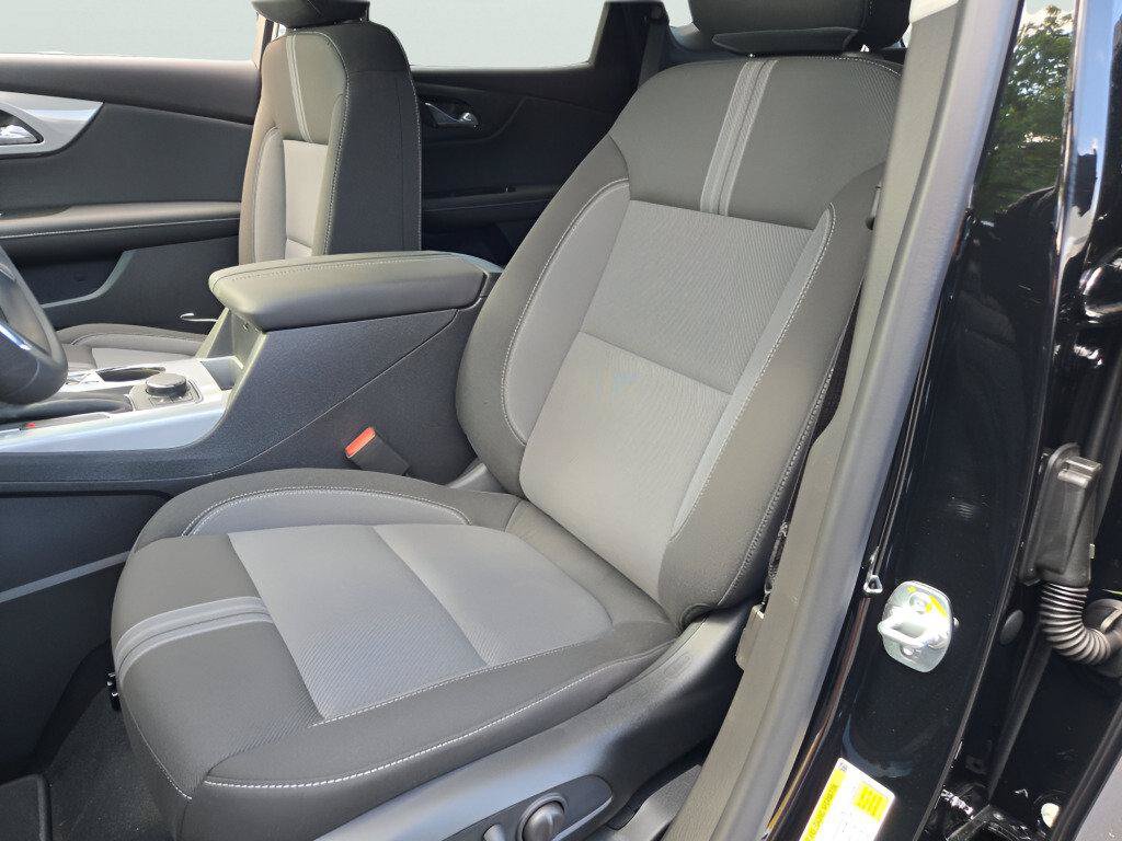 New 2026 Chevrolet Blazer LT w/ Convenience Package FWD image 29