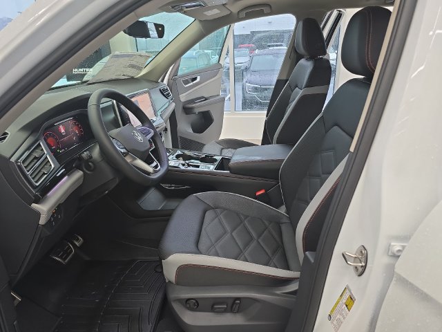Used 2026 Volkswagen Atlas Peak Edition AWD/4WD image 9