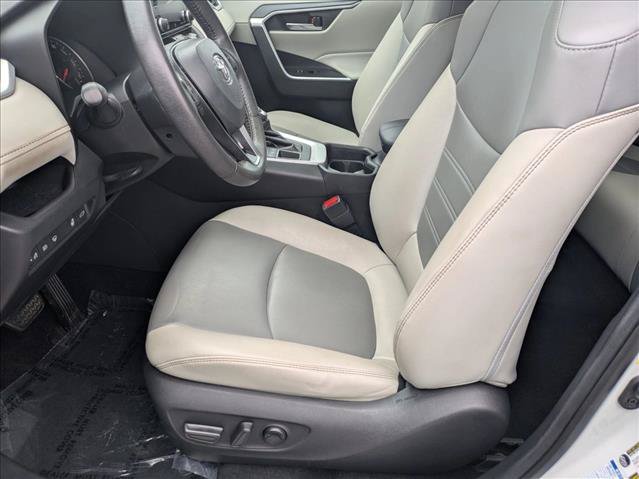 Used 2020 Toyota RAV4 XLE Premium AWD/4WD image 16