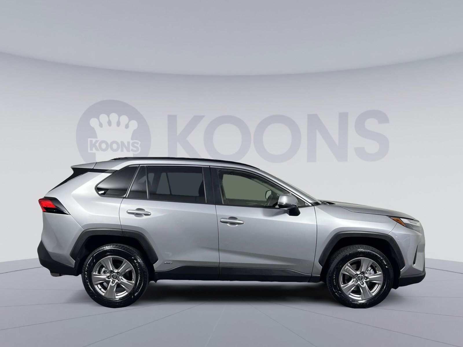 Used 2025 Toyota RAV4 XLE image 8