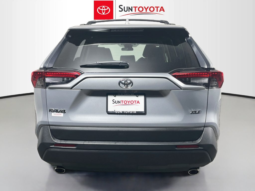 Used 2025 Toyota RAV4 XLE Premium FWD image 4