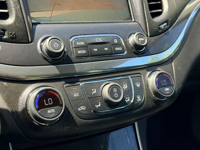 Used 2016 Chevrolet Impala LT w/ Convenience Package FWD image 13