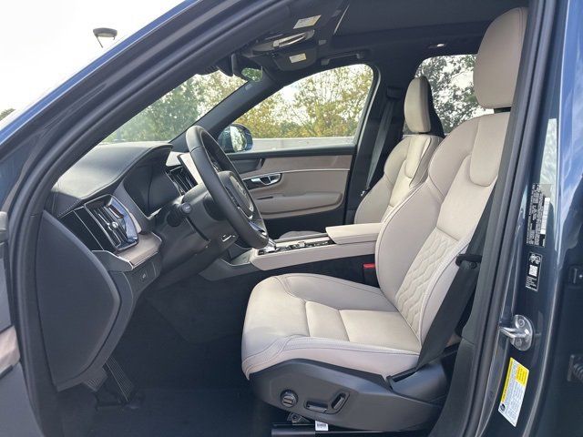 New 2026 Volvo XC90 B6 Plus w/ Protection Package Premier image 13
