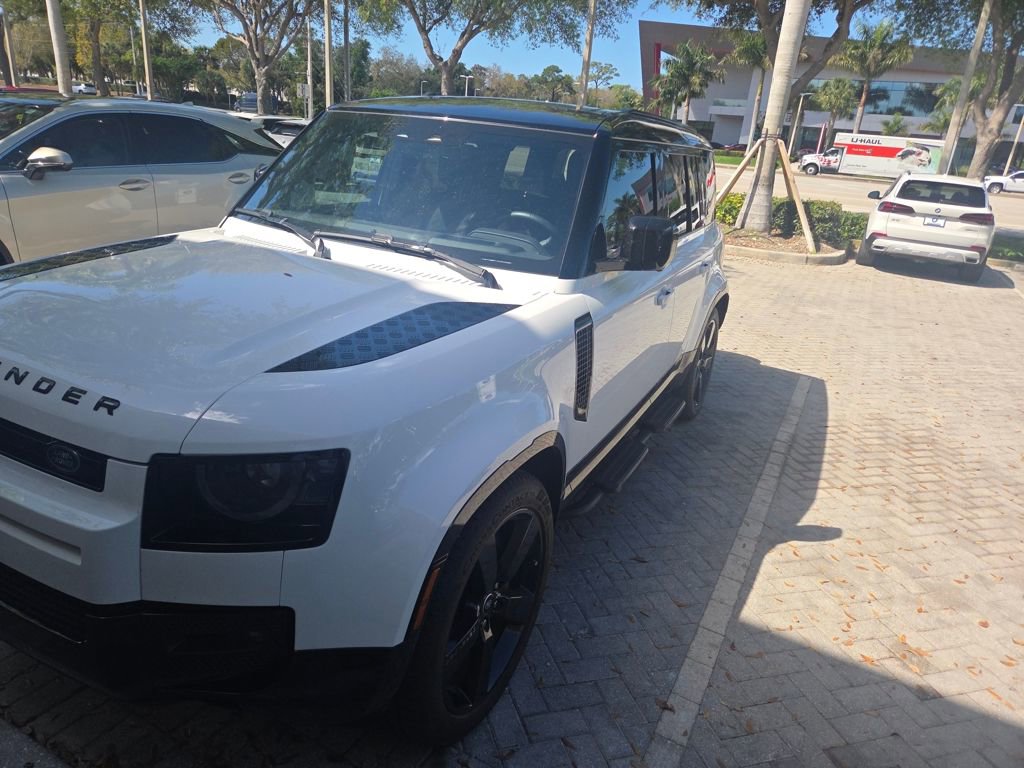 Used 2024 Land Rover Defender 110 X-Dynamic SE image 49