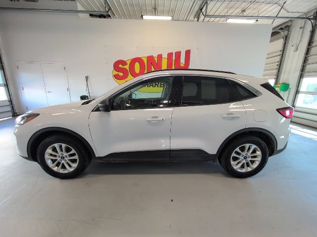 Certified 2022 Ford Escape SE w/ Convenience Package AWD/4WD image 2