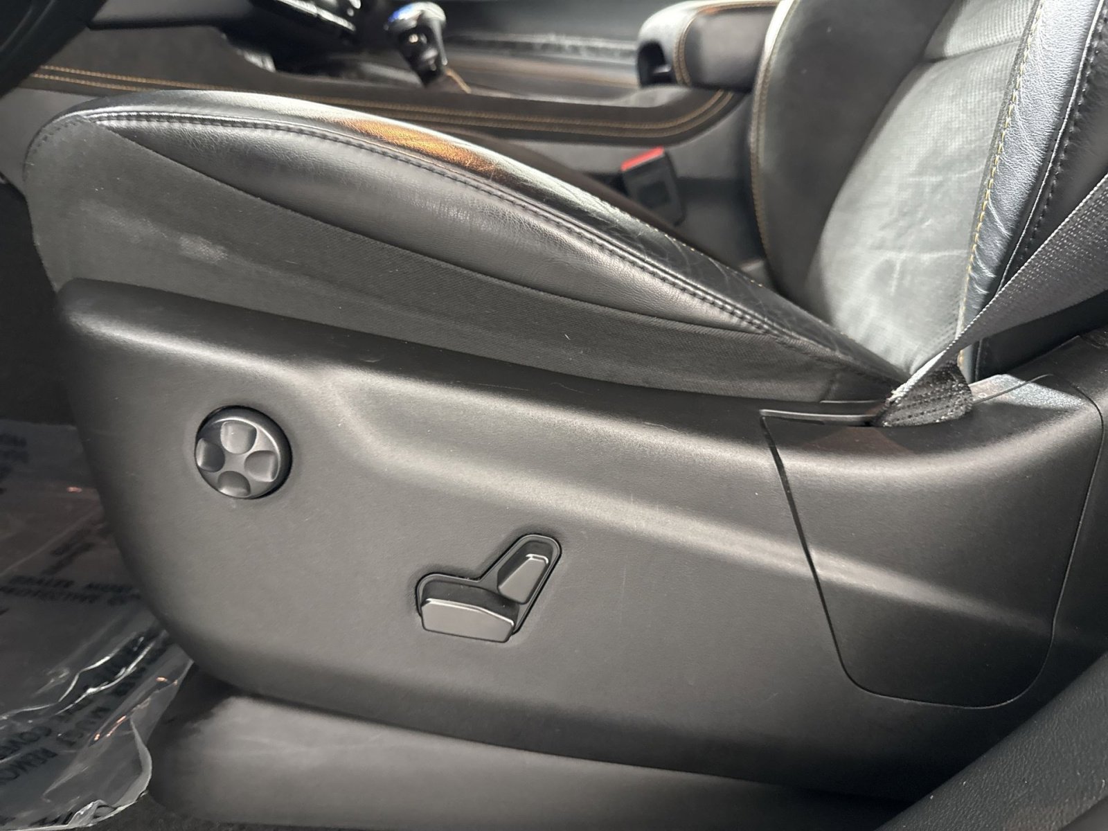 Used 2023 Dodge Durango R/T w/ Hemi Orange Plus Package AWD/4WD image 14