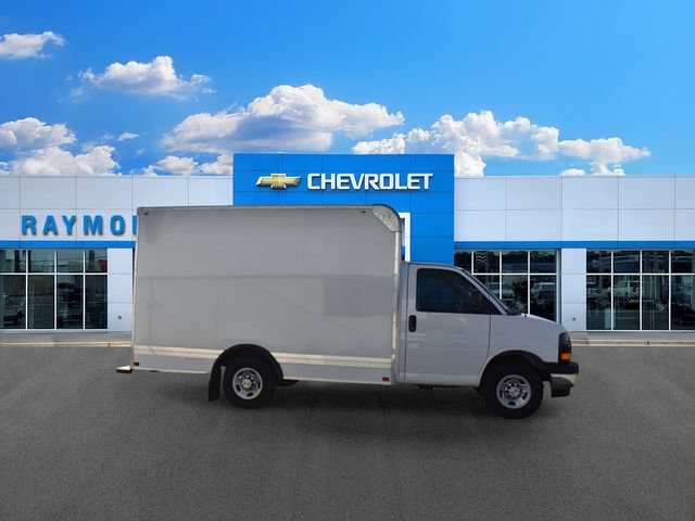 New 2026 Chevrolet Express 3500 w/ Power Convenience Package RWD video 2
