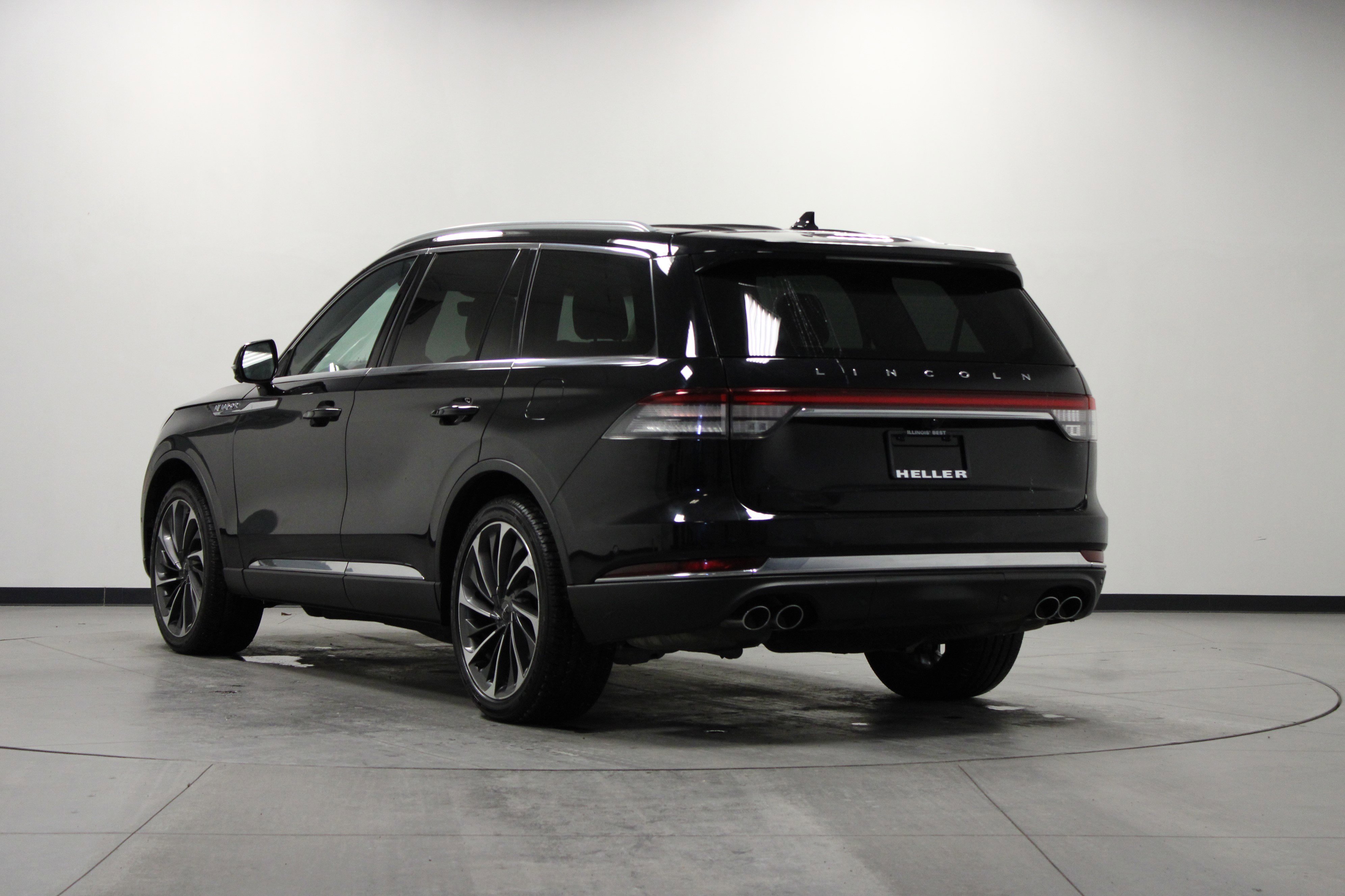 Used 2020 Lincoln Aviator Reserve w/ Equipment Group 202A image 6