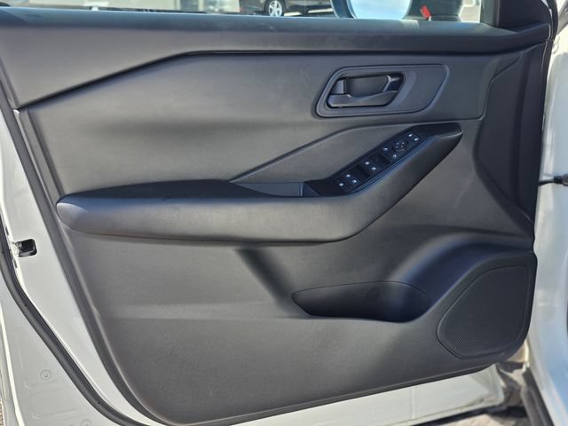 Used 2024 Nissan Rogue S AWD/4WD image 14