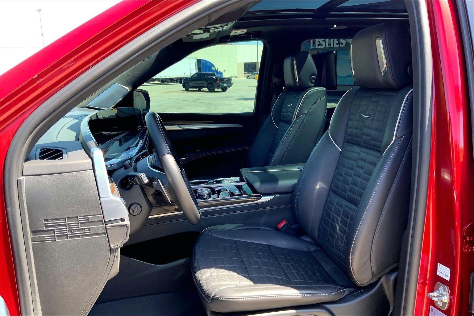 Certified 2025 Cadillac Escalade Sport Platinum w/ LPO, ONYX Package AWD/4WD image 20