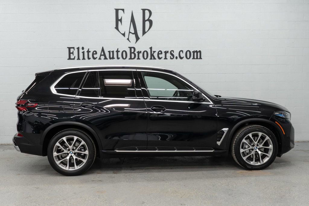 Used 2024 BMW X5 xDrive40i w/ Premium Package image 5