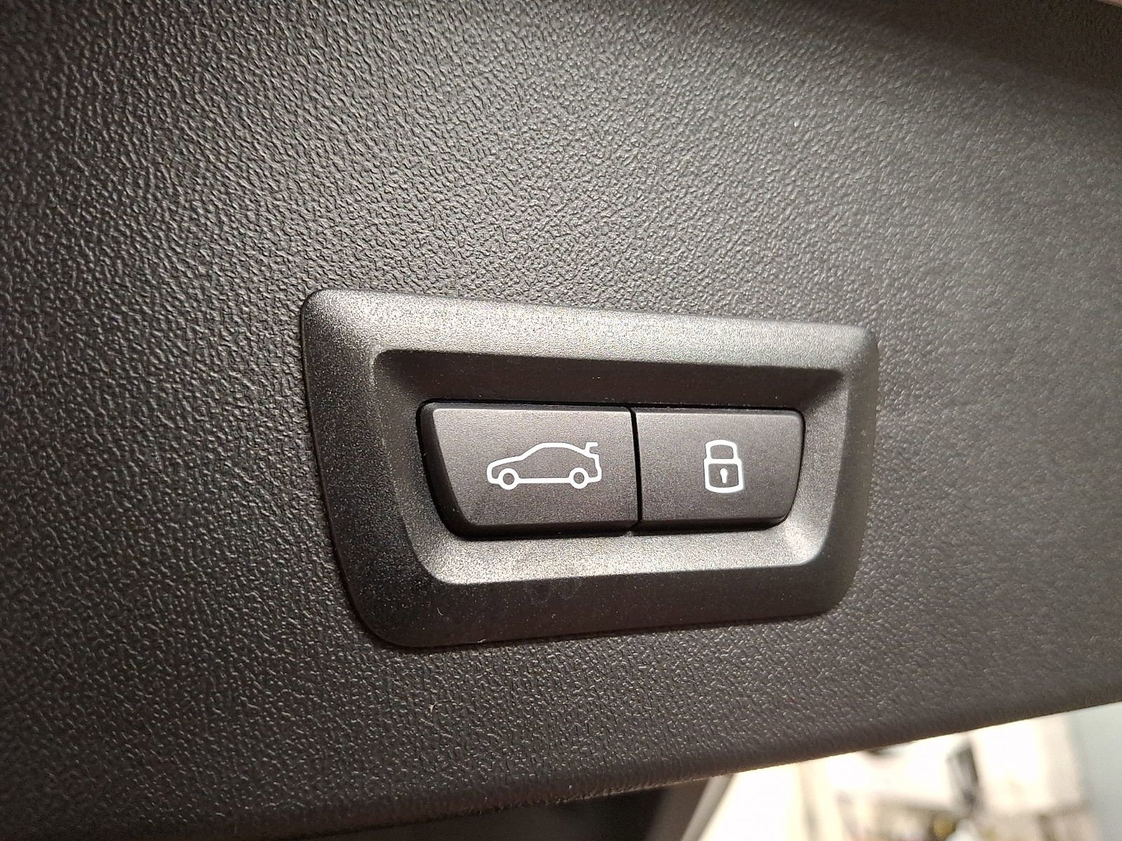 Used 2025 BMW X3 xDrive30i w/ M Sport Package image 27