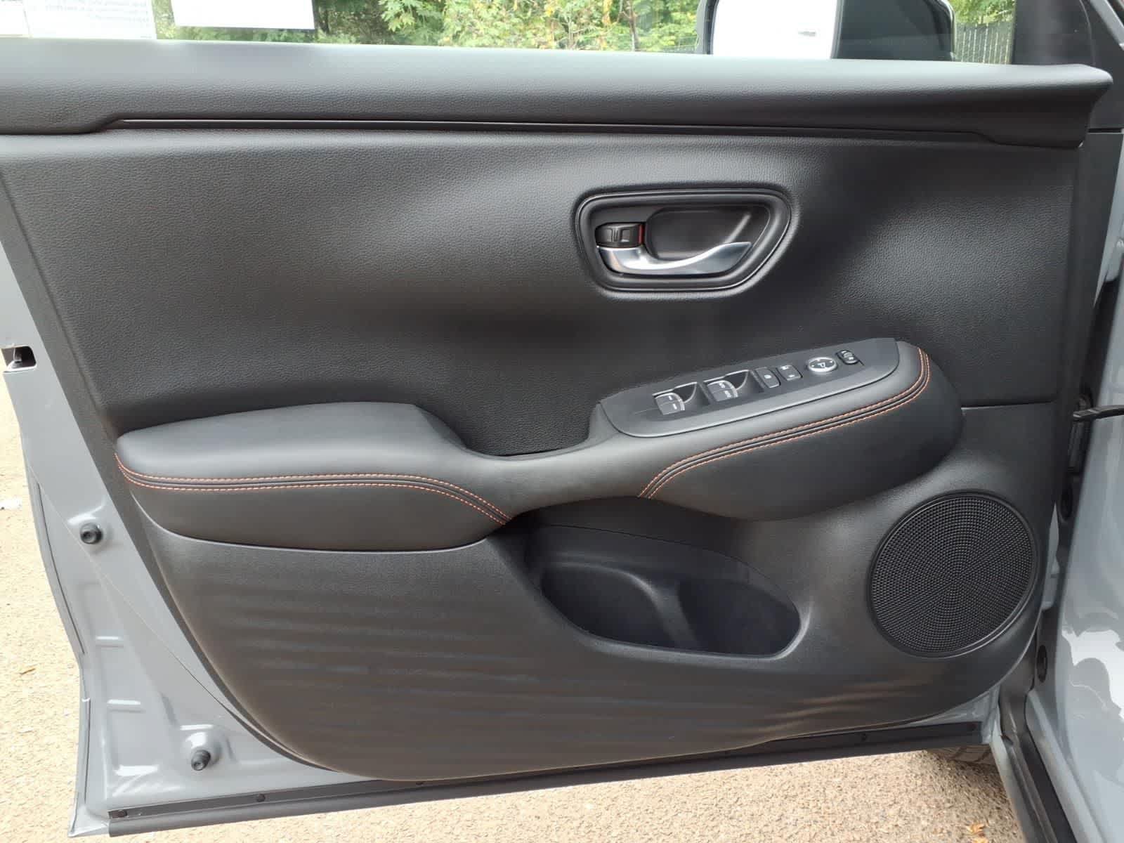 Used 2025 Honda HR-V Sport image 12