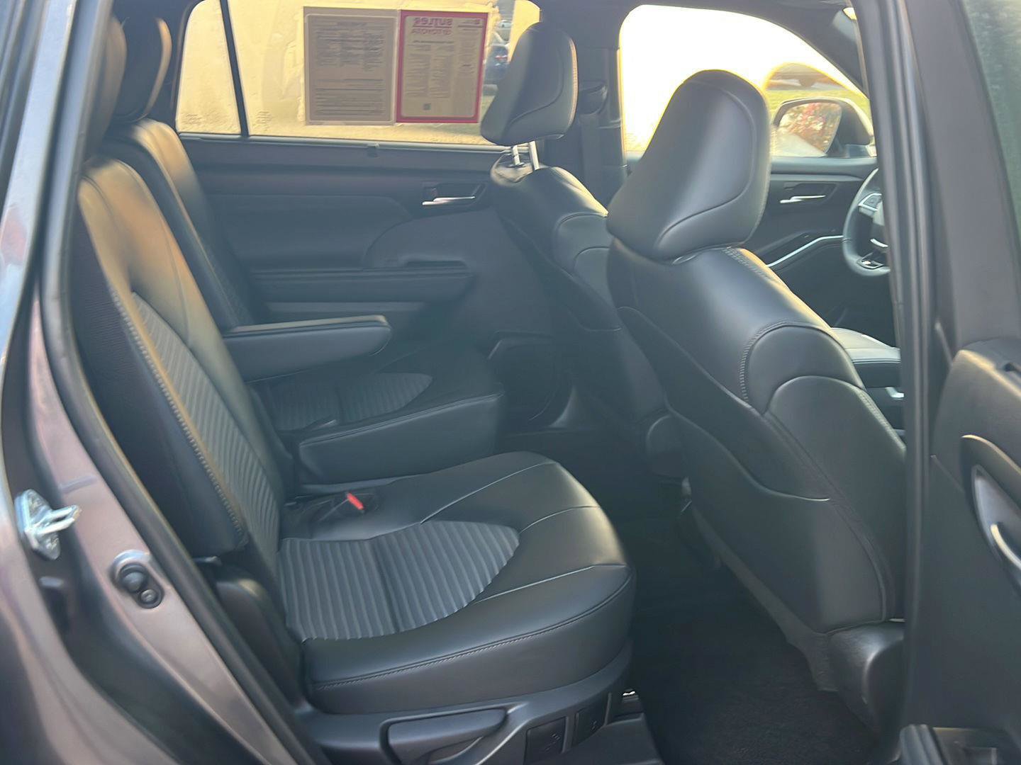 Certified 2025 Toyota Highlander XSE AWD/4WD image 14