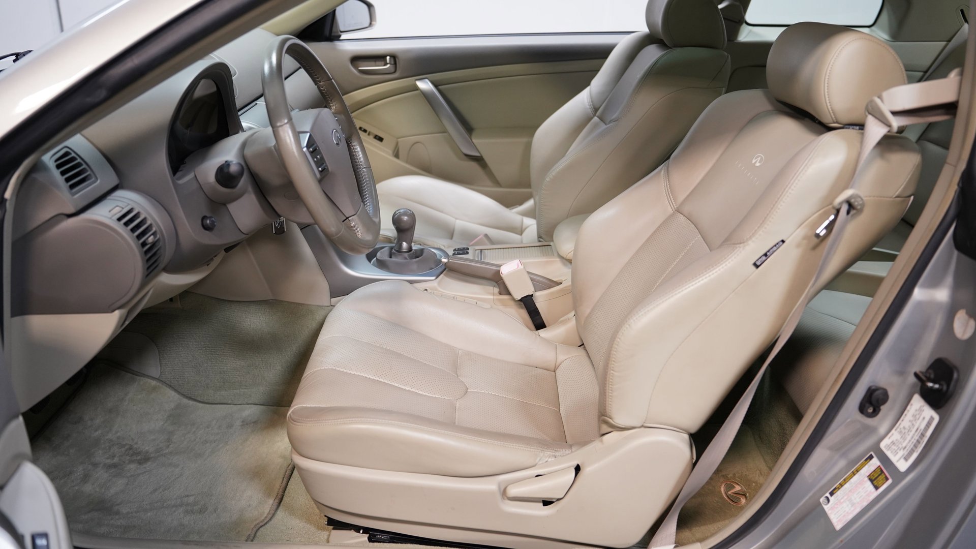 Used 2004 INFINITI G35 Coupe w/ Premium Pkg image 32