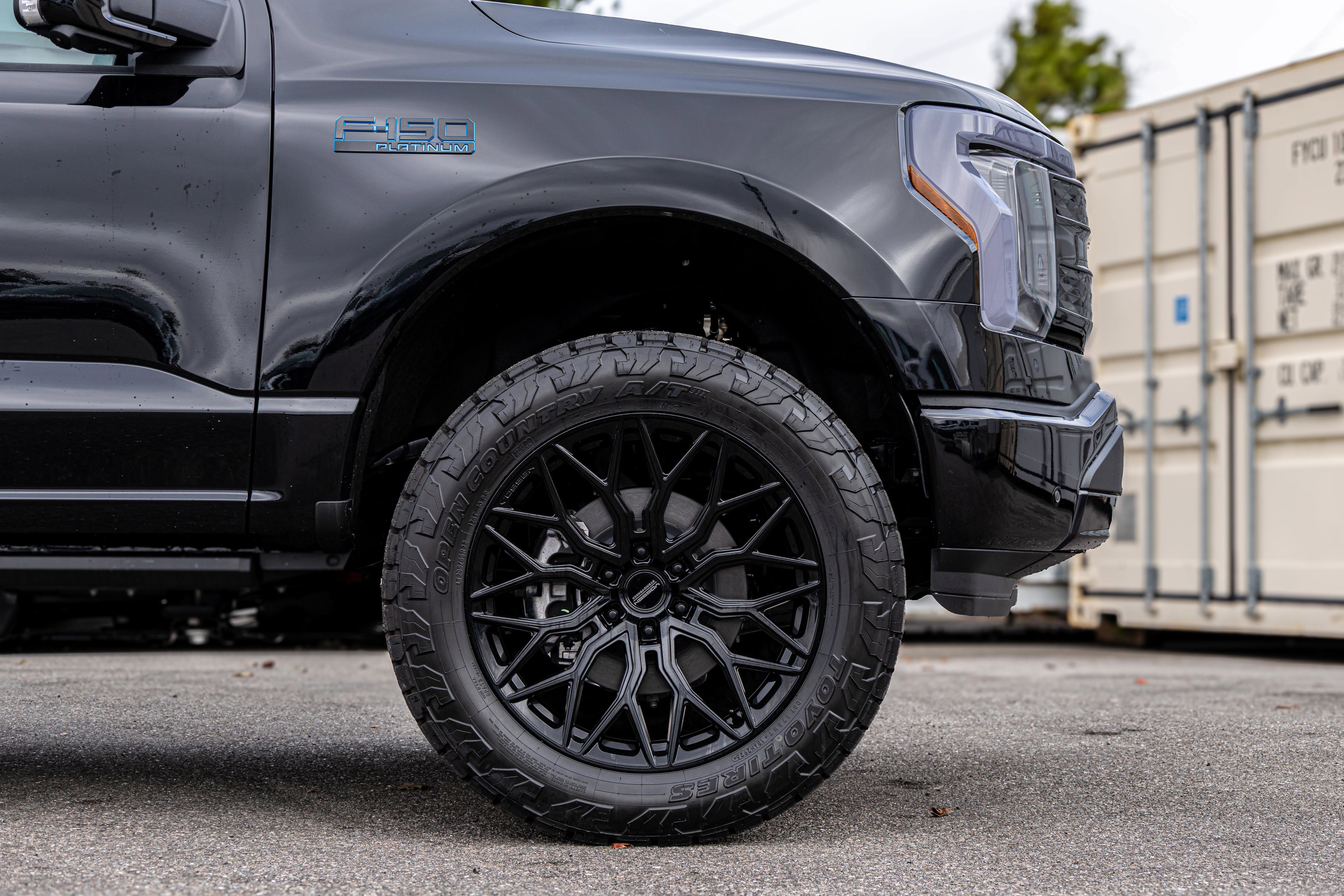 New 2025 Ford F150 Lightning Platinum image 16