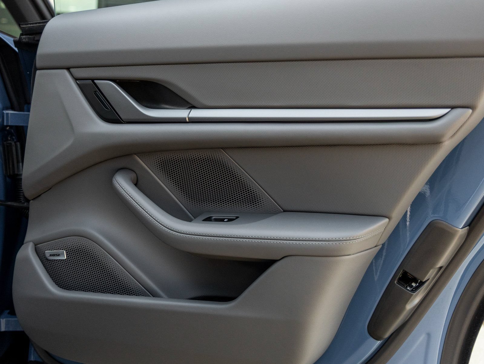 Certified 2025 Porsche Taycan AWD/4WD image 34