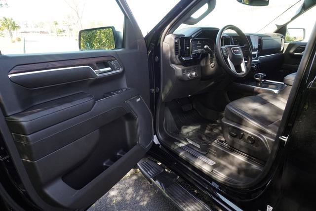 Used 2024 GMC Sierra 1500 SLT w/ SLT Premium Plus Package AWD/4WD image 17