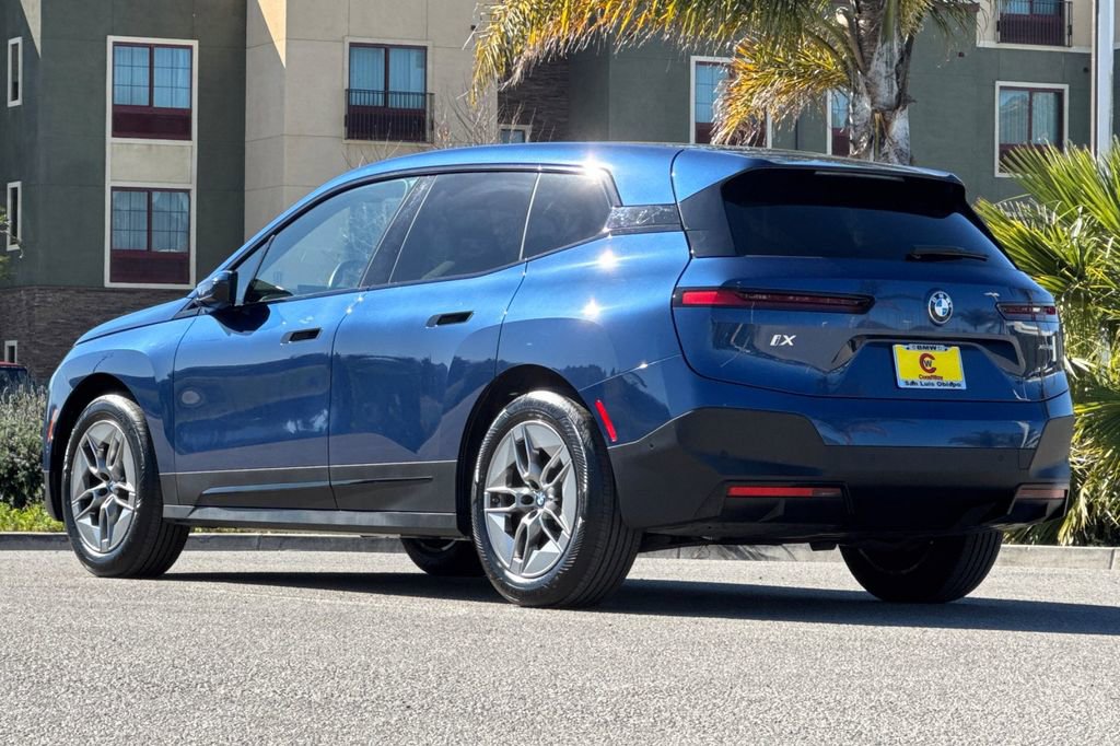 Used 2023 BMW iX xDrive50 image 5