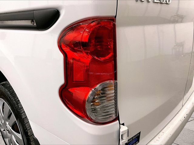 Used 2020 Nissan NV200 SV w/ Back Door Glass Package FWD image 27