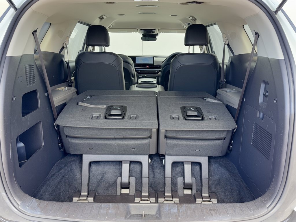 Used 2026 Kia Carnival FWD image 28