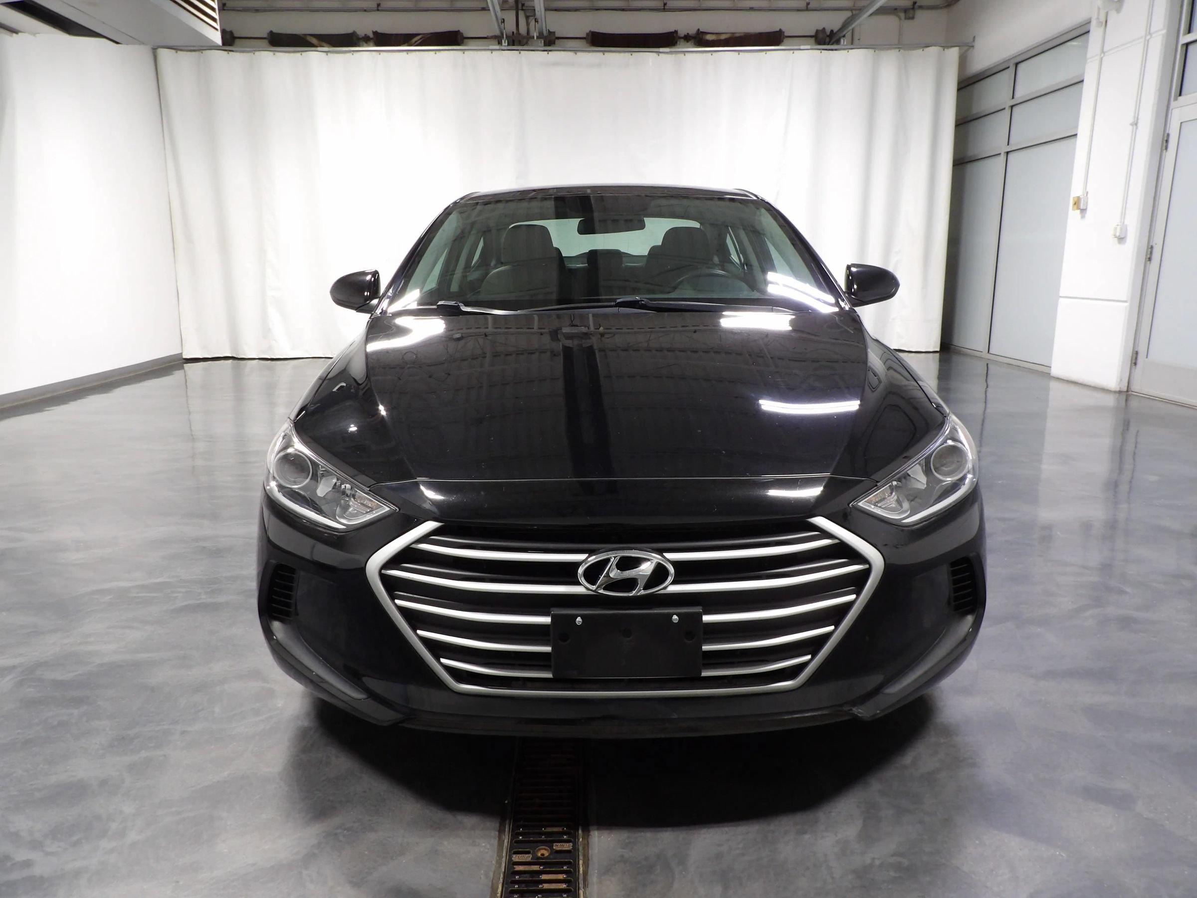 Used 2018 Hyundai Elantra SEL FWD image 2