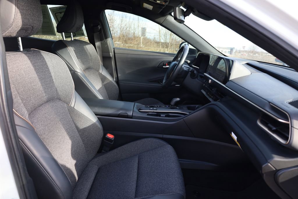 Used 2023 Toyota Crown XLE image 39