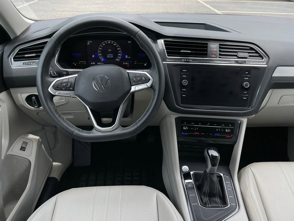 Used 2022 Volkswagen Tiguan SE FWD image 11
