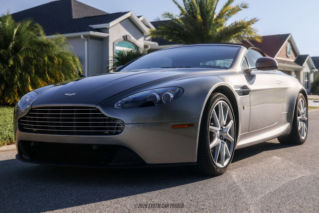 Used 2012 Aston Martin V8 Vantage Roadster image 21