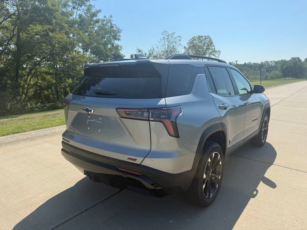 New 2027 Chevrolet Equinox RS w/ Convenience Package III FWD image 3