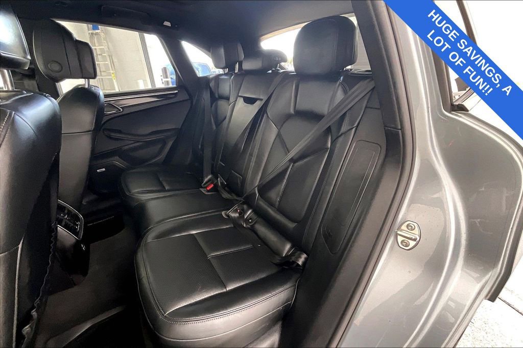Used 2020 Porsche Macan S image 35