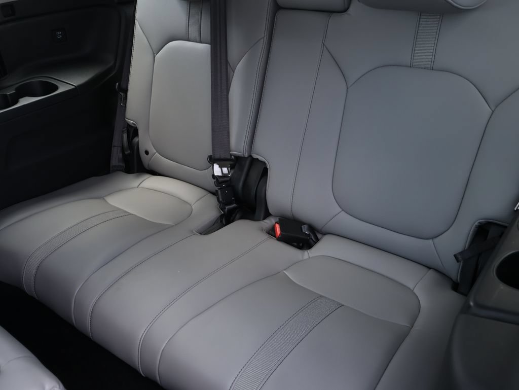 Used 2025 Honda Pilot Touring image 17