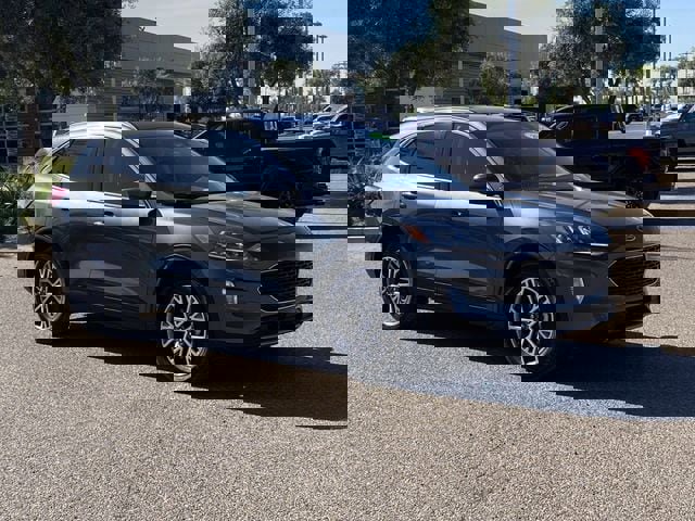 Used 2020 Ford Escape SEL image 7