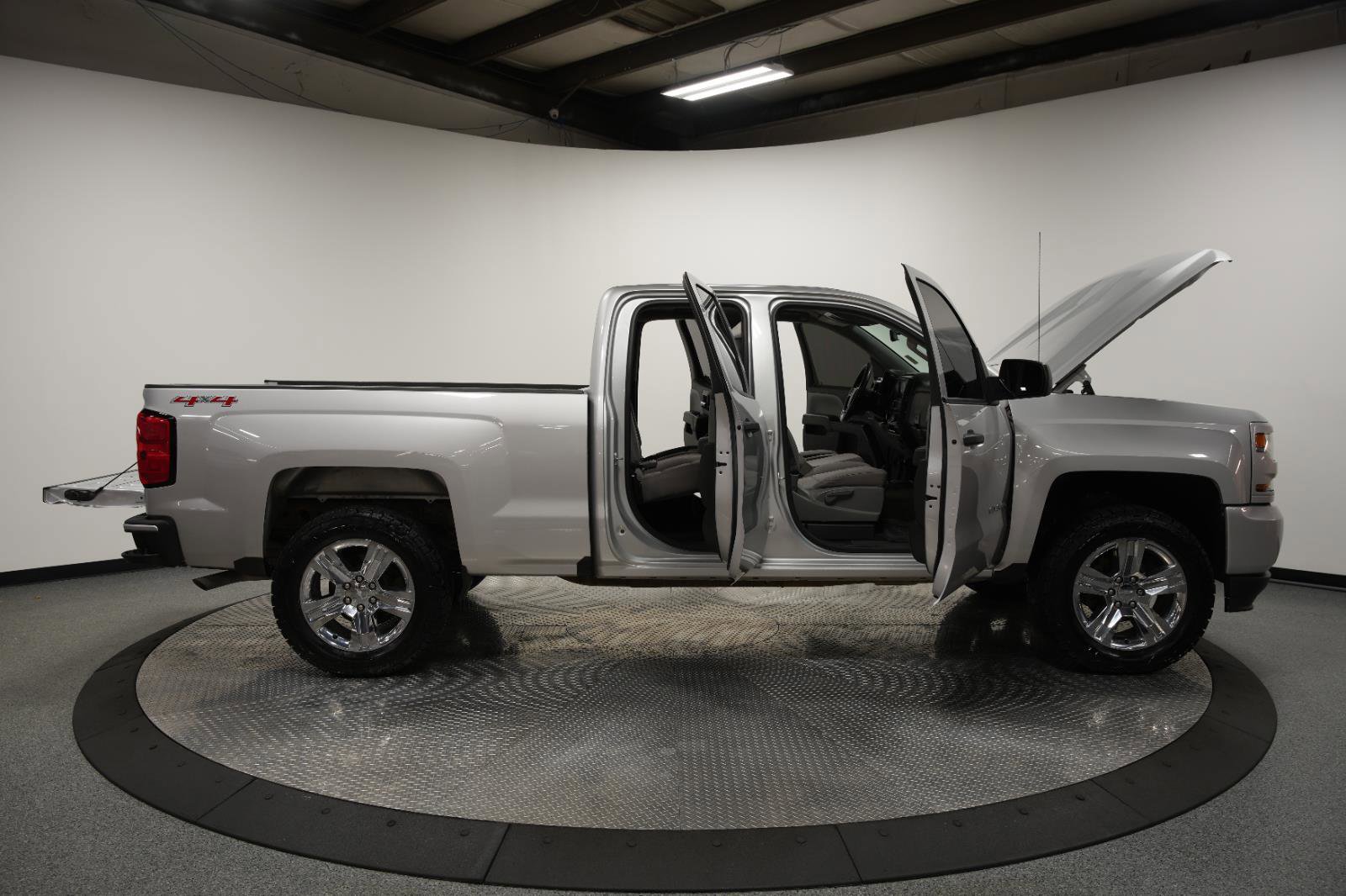 Used 2017 Chevrolet Silverado 1500 Custom w/ Custom Convenience Package image 9